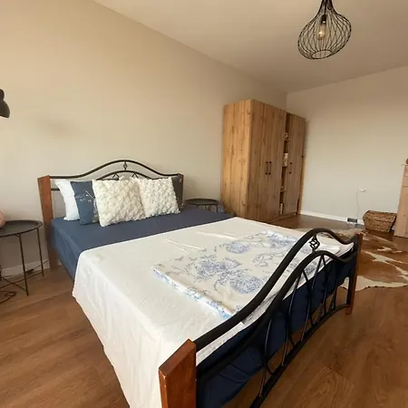 Annabella's Place Appartamento Veliko Tărnovo